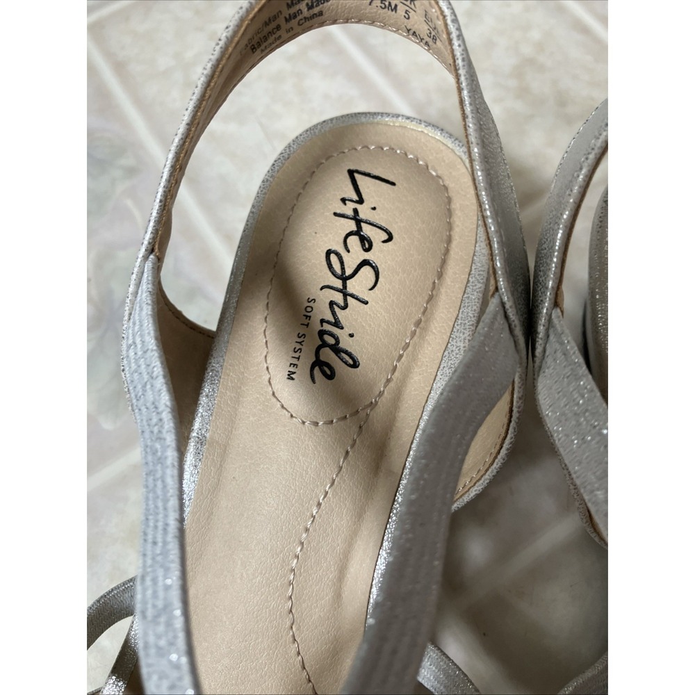 Women's Life Stride Yaya Stretchy Strappy 1 1/2" Wedge Sandals Silver size 7.5 - Picture 3 of 6